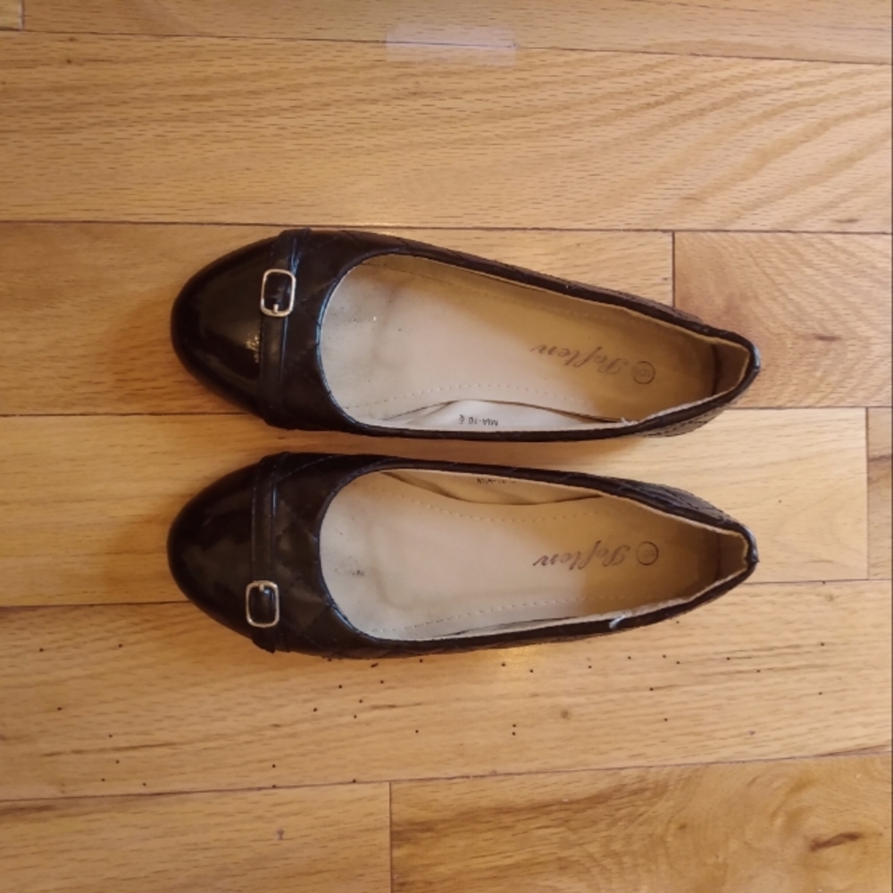 Black flats